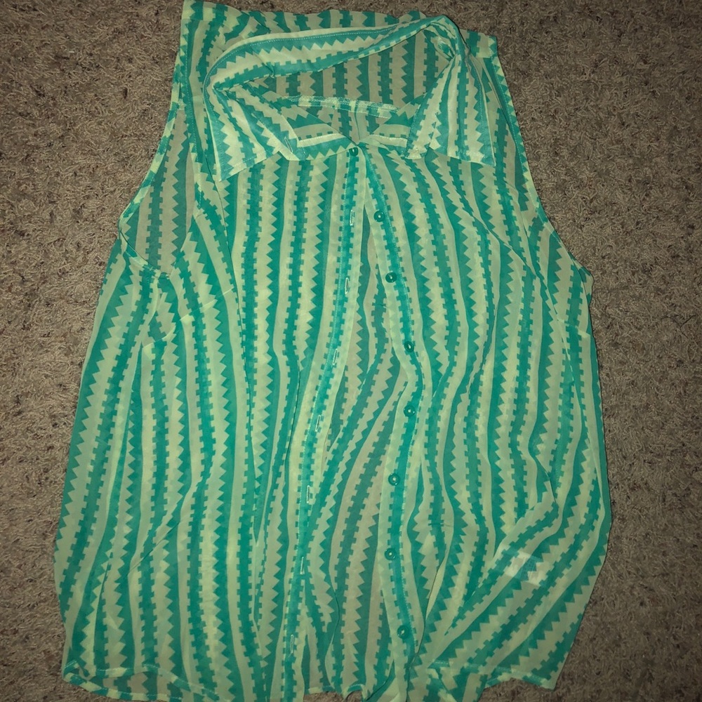 Forever 21 XL sleeveless button up shirt.